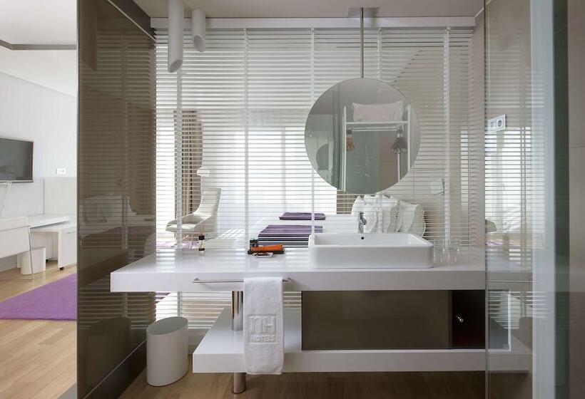 سوئیت جونیور با چشمانداز, NH Collection Madrid Eurobuilding