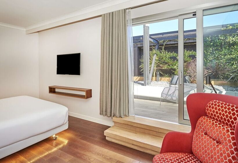 سوئیت جونیور با چشمانداز, NH Collection Madrid Eurobuilding