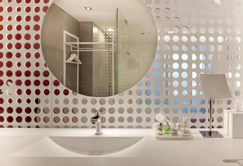 اتاق خانوادگی تودرتو, NH Collection Madrid Eurobuilding