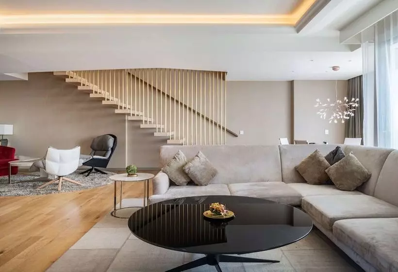 سوئیت جونیور با چشمانداز, NH Collection Madrid Eurobuilding
