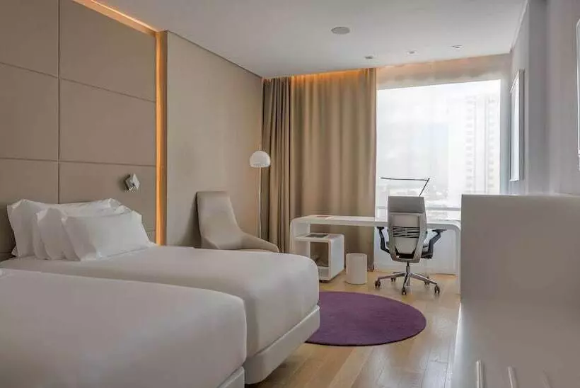 اتاق سوپریور با چشمانداز, NH Collection Madrid Eurobuilding
