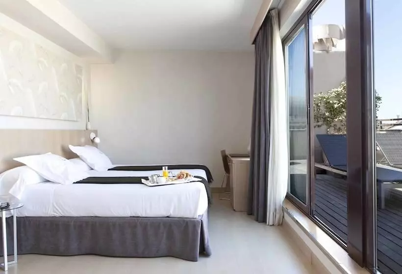 Standard Room with Terrace, Opera