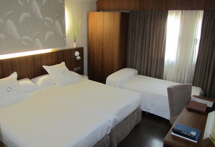 חדר סטנדרט, Opera