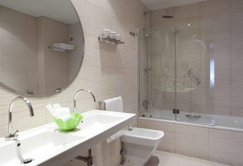 חדר סטנדרט, Opera