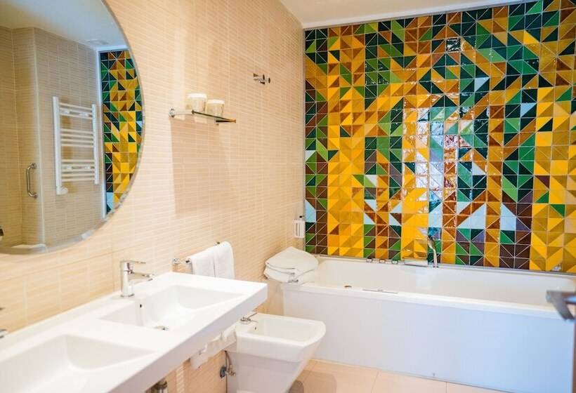 חדר סופריור עם ג'קוזי, Opera