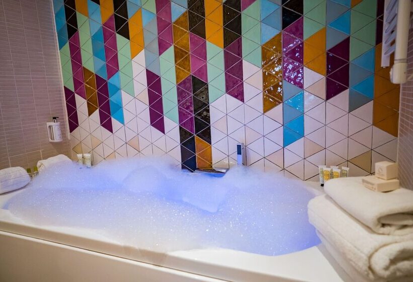 חדר סופריור עם ג'קוזי, Opera