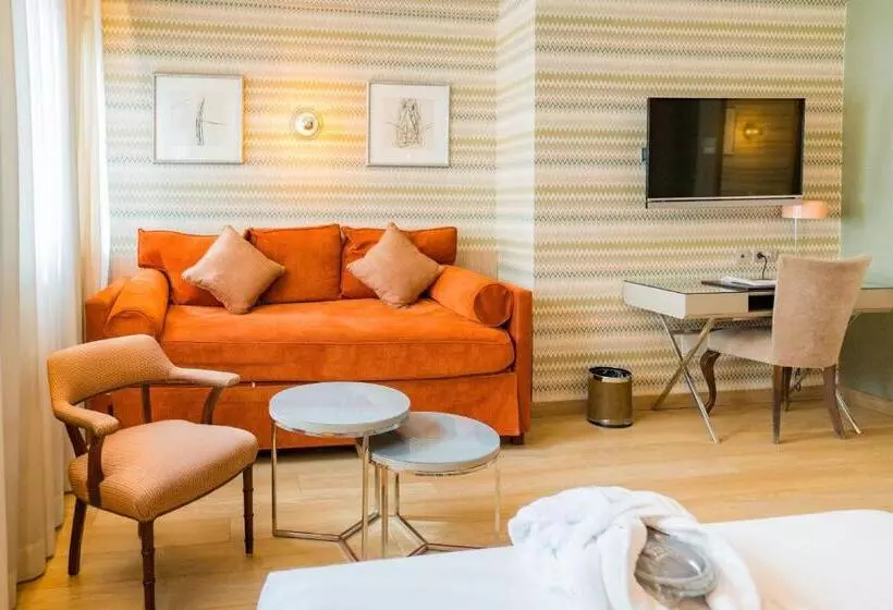 Standard Room with Hot Tub, Opera