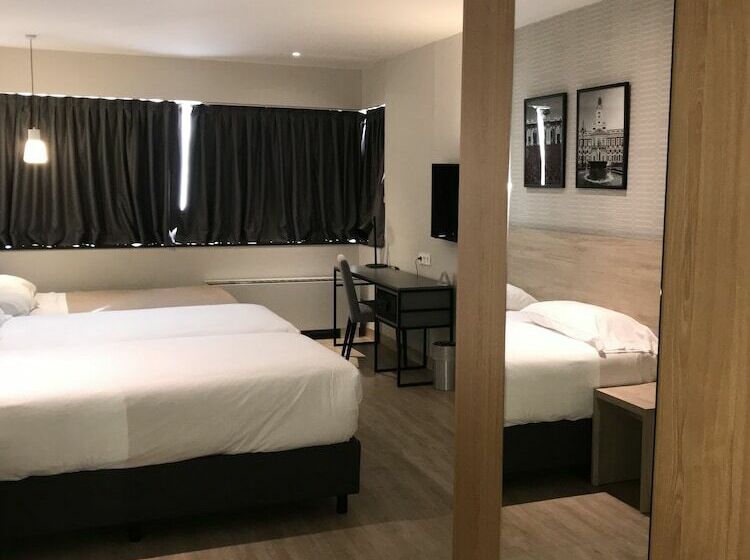 اتاق خانوادگی, Ramada By Wyndham Madrid Tres Cantos