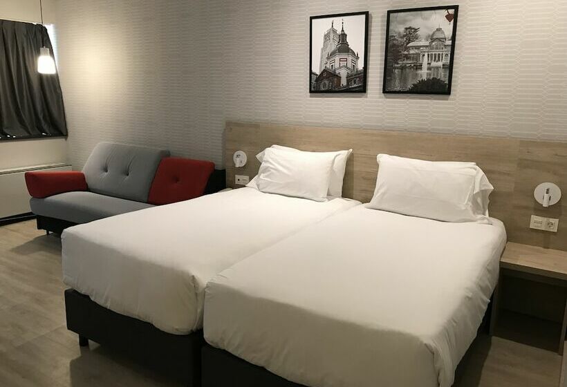 اتاق خانوادگی, Ramada By Wyndham Madrid Tres Cantos