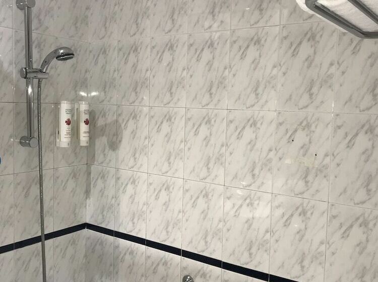 اتاق خانوادگی, Ramada By Wyndham Madrid Tres Cantos