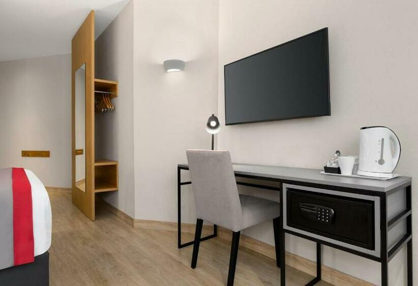 Номер Стандарт, Ramada By Wyndham Madrid Tres Cantos