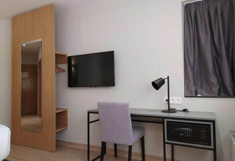 اتاق استاندارد, Ramada By Wyndham Madrid Tres Cantos