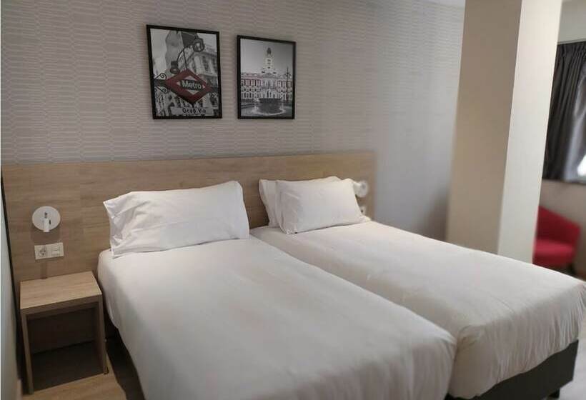 اتاق استاندارد, Ramada By Wyndham Madrid Tres Cantos