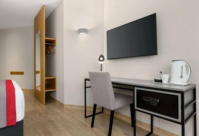 اتاق استاندارد, Ramada By Wyndham Madrid Tres Cantos