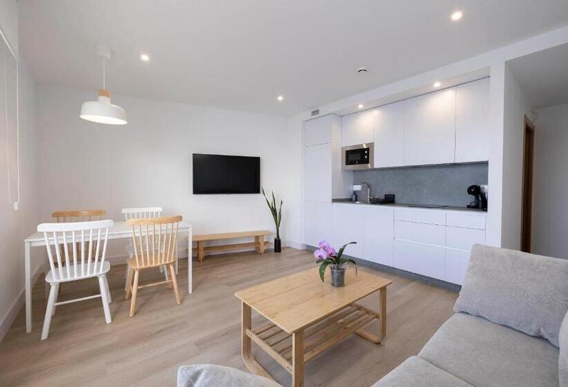 Апартаменты 1 Спальня Вид на Море, Apartamentos Rotilio