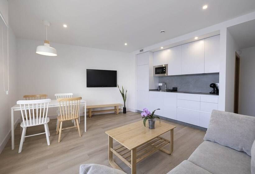 Апартаменты 1 Спальня Вид на Море, Apartamentos Rotilio