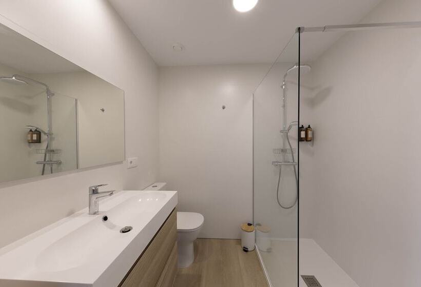 ２ベッドルームアパートメント, Apartamentos Rotilio