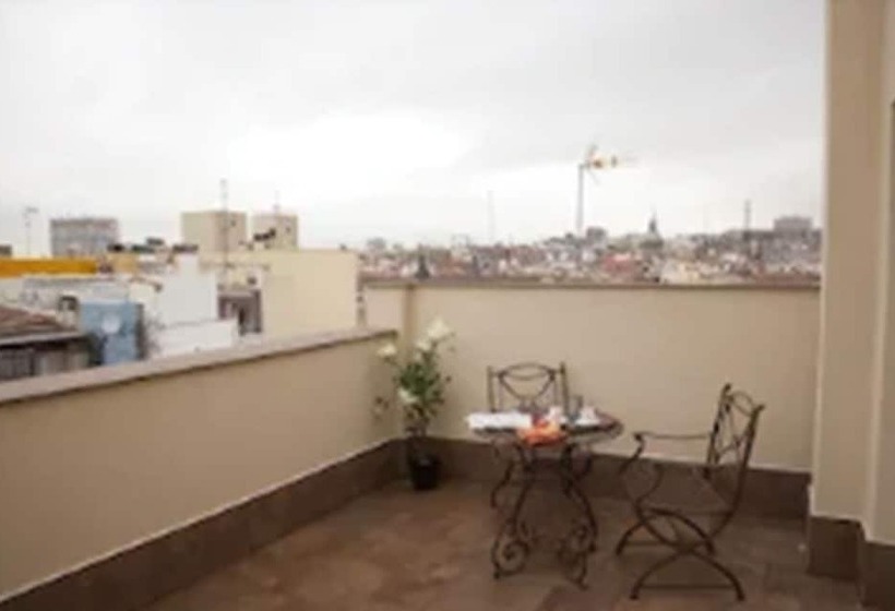 اتاق استاندارد سه نفره, Sterling