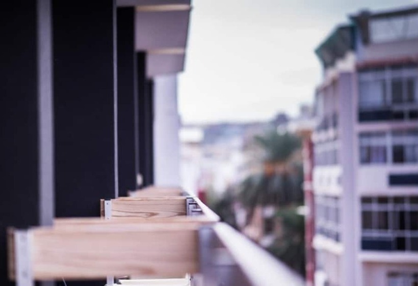 חדר סטנדרט לשלושה, Valencia