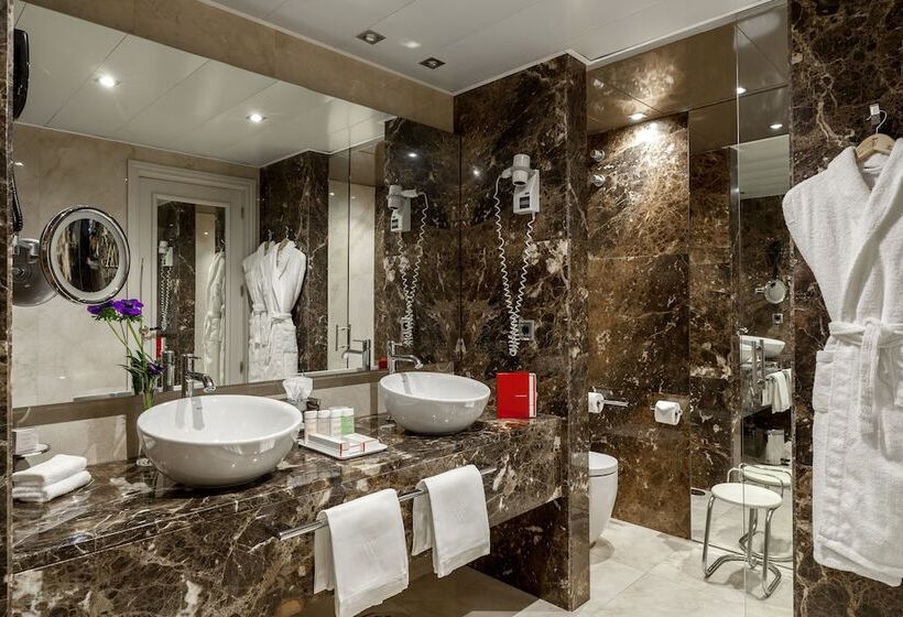 سوییت جونیور کلاب, Wellington Hotel & Spa Madrid