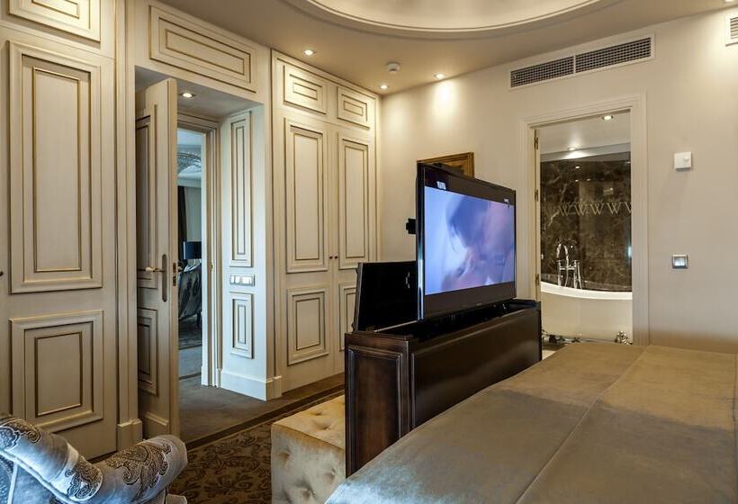 سوییت جونیور کلاب, Wellington Hotel & Spa Madrid