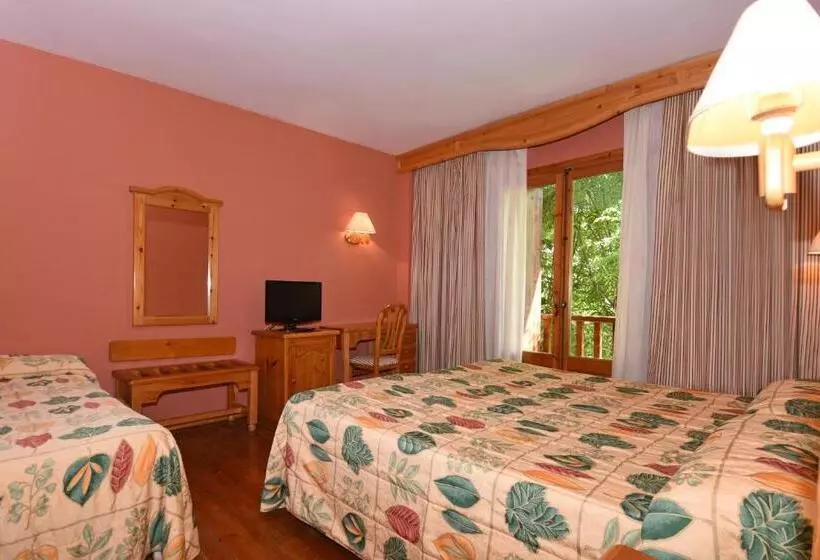 اتاق استاندارد سه نفره, Rvhotels Orri