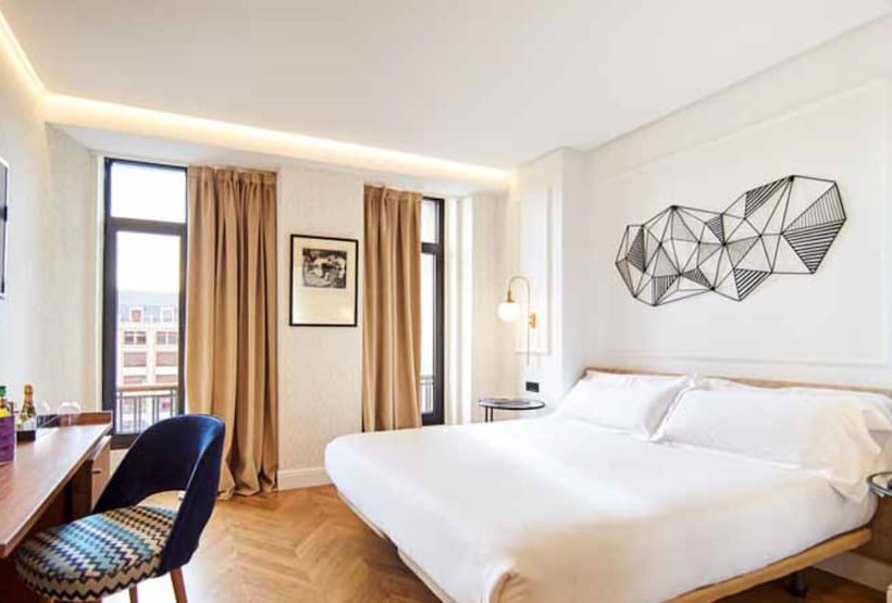 חדר סטנדרט יחיד, Occidental Leon Alfonso V