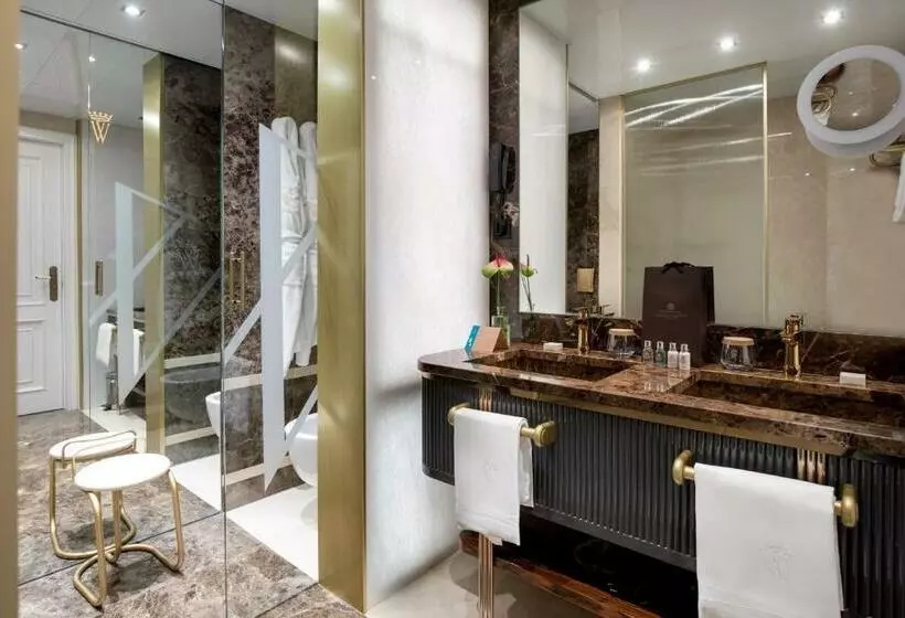 Superior Room with Terrace, Wellington Hotel & Spa Madrid