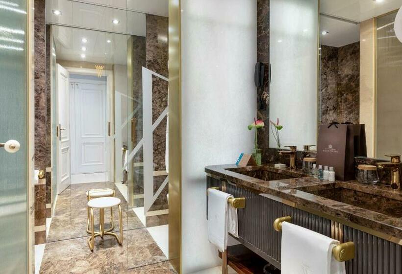 Superior Room with Terrace, Wellington Hotel & Spa Madrid