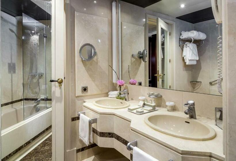 Superior Room with Terrace, Wellington Hotel & Spa Madrid