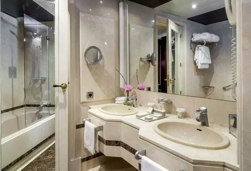 Superior Room with Terrace, Wellington Hotel & Spa Madrid