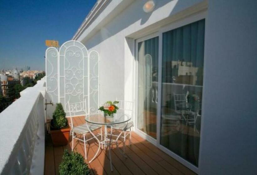 سوییت جونیور کلاب, Wellington Hotel & Spa Madrid