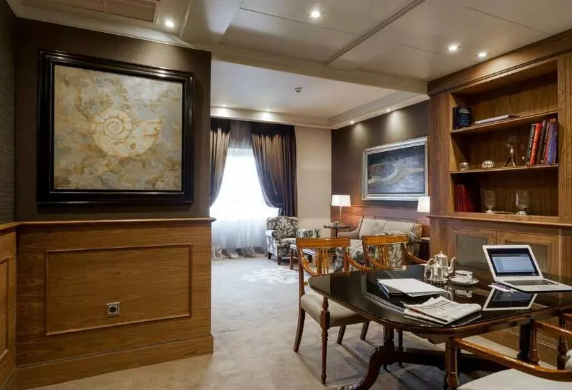 سوئیت کلاب, Wellington Hotel & Spa Madrid