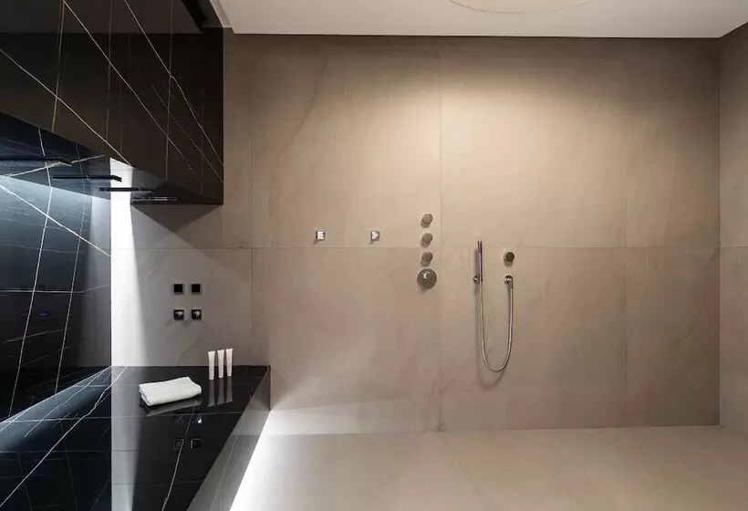 سوئیت کلاب, Wellington Hotel & Spa Madrid
