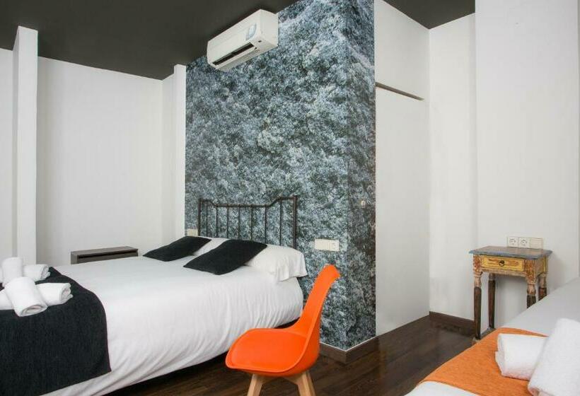 חדר סטנדרט לשלושה, Casual Don Juan Tenorio