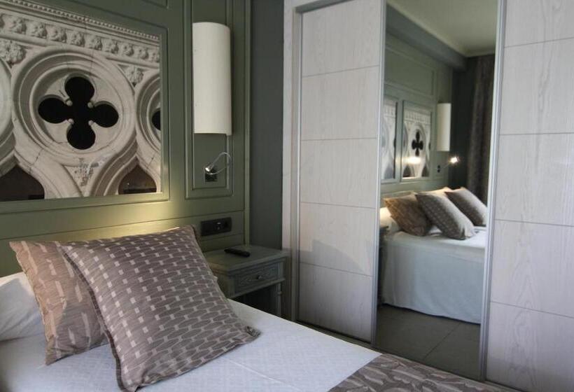 جناح, Adrián Hoteles Colón Guanahaní Adultos Only