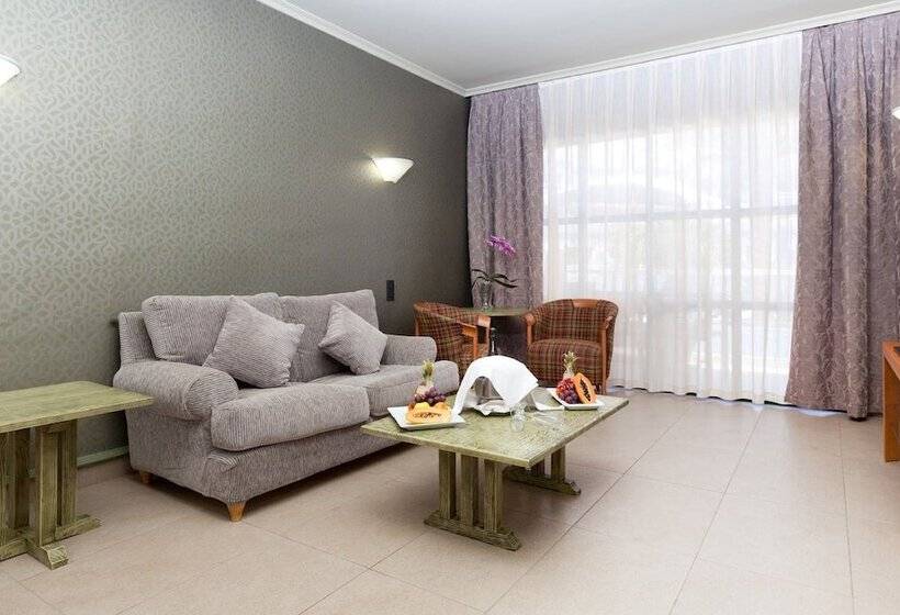 جناح, Adrián Hoteles Colón Guanahaní Adultos Only