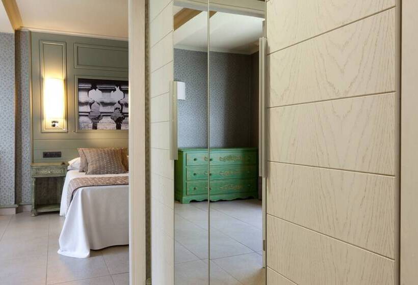 جناح, Adrián Hoteles Colón Guanahaní Adultos Only