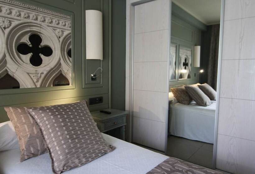 جناح, Adrián Hoteles Colón Guanahaní Adultos Only