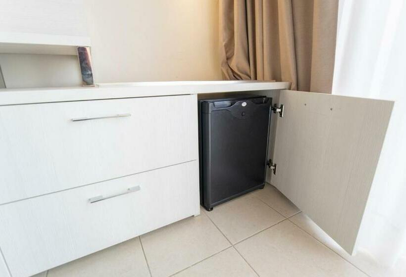 스탠다드 트리플 룸, Augustus