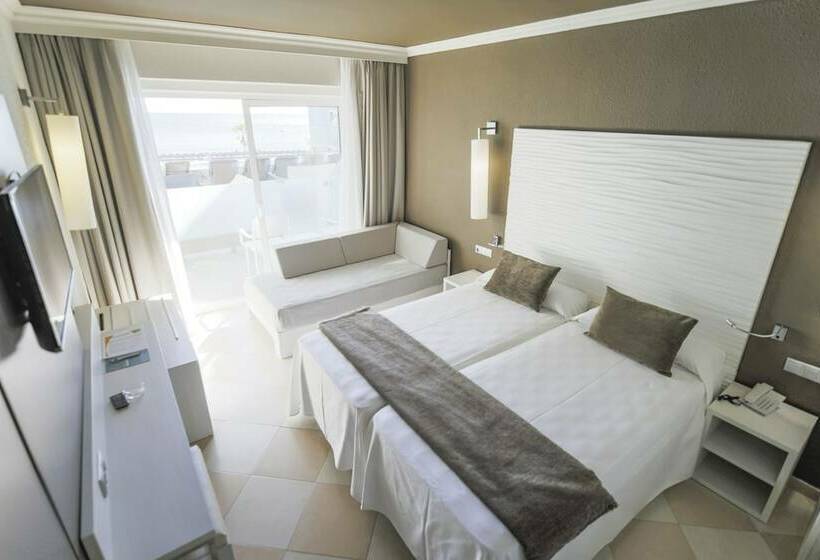 스탠다드 트리플 룸 풀장 전망, Augustus