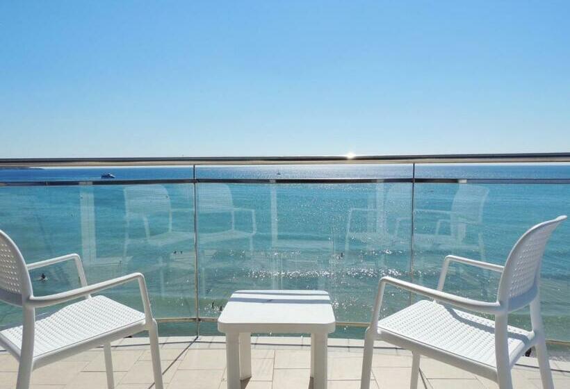 스탠다드 전망 룸, Augustus