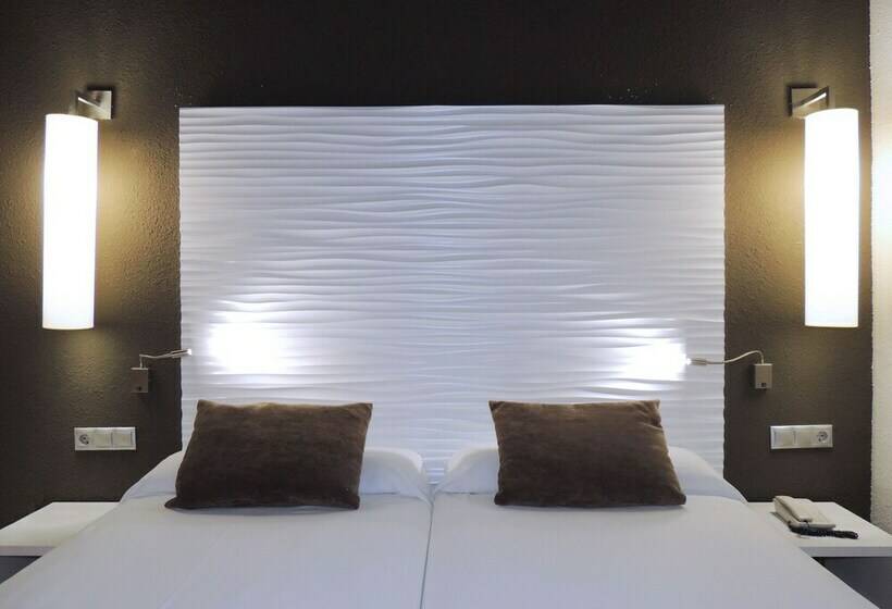 Standard-huone, Augustus
