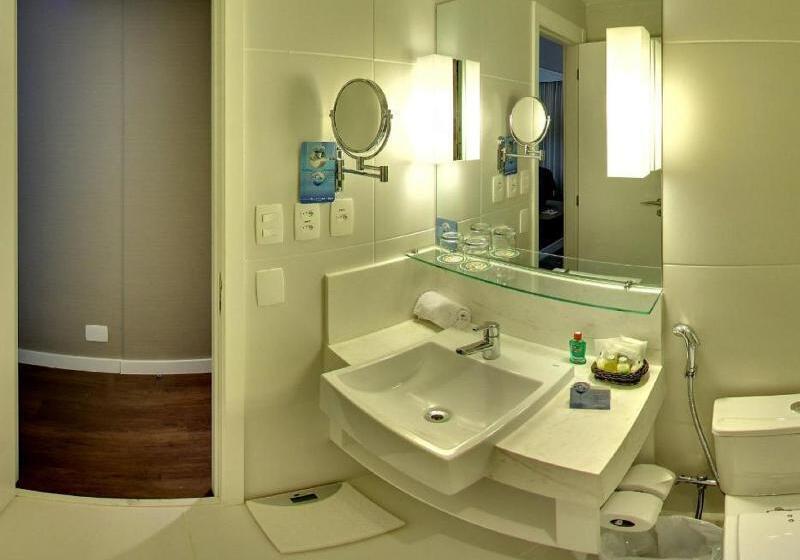 스탠다드 룸, Augustus