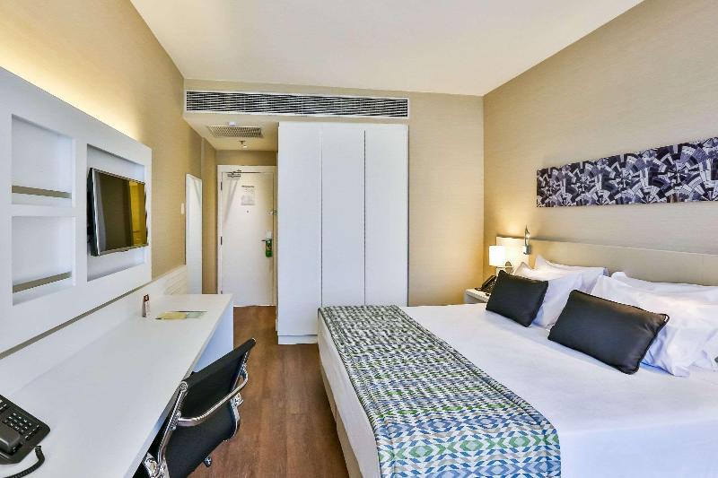 스탠다드 룸, Augustus