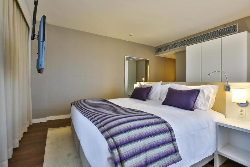 스탠다드 룸, Augustus