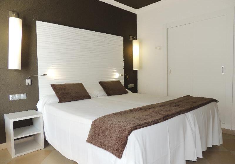 Standard-huone, Augustus