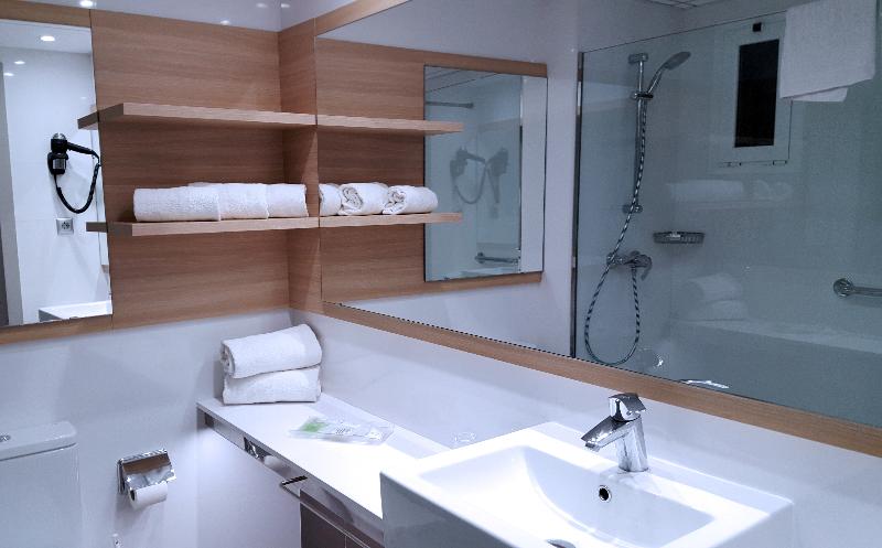 스탠다드 룸, Augustus