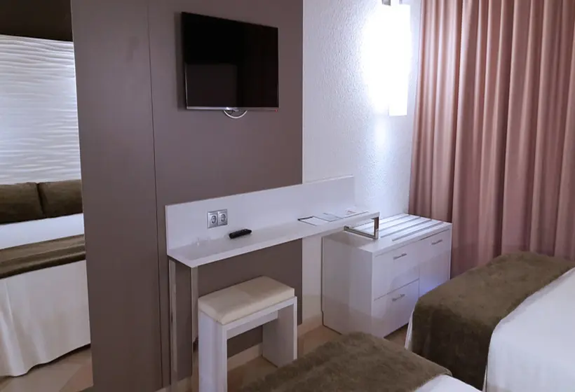 스탠다드 룸, Augustus