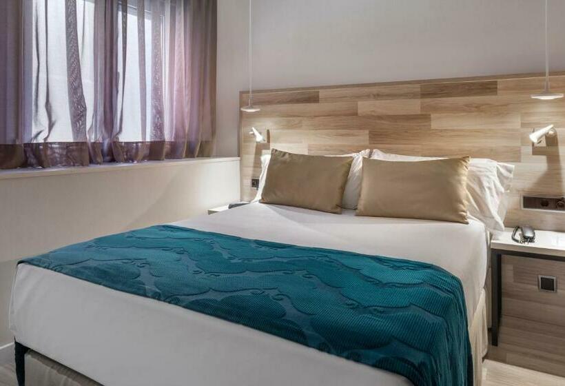 标准单人间, Catalonia Santa Justa